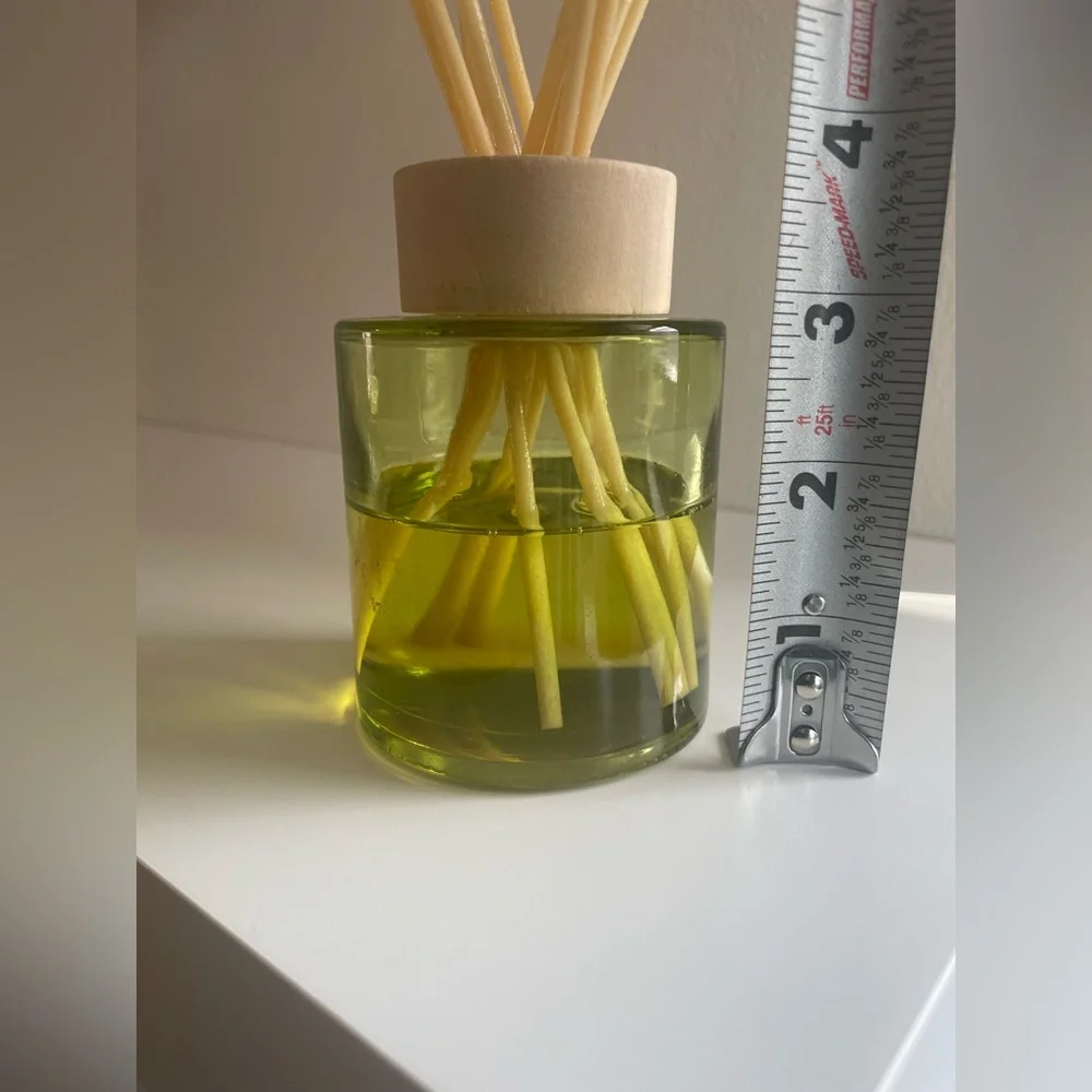 Reed Diffuser - Picture 3 of 11